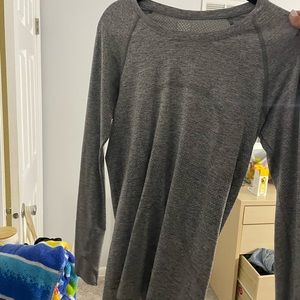 Grey long sleeve swiftly tech regular length